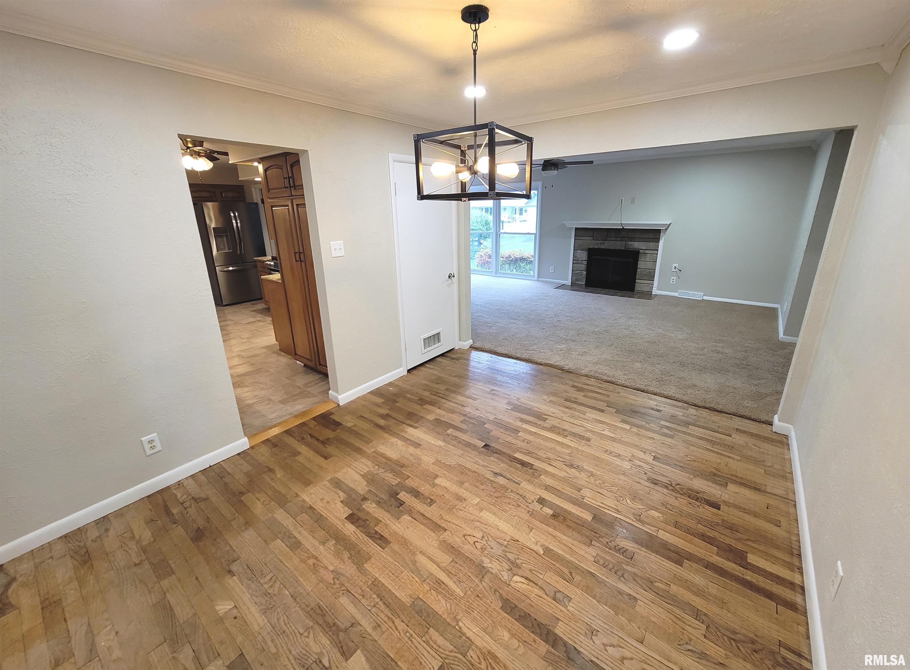 219 Oak Tree Avenue, Salem, Illinois image 9