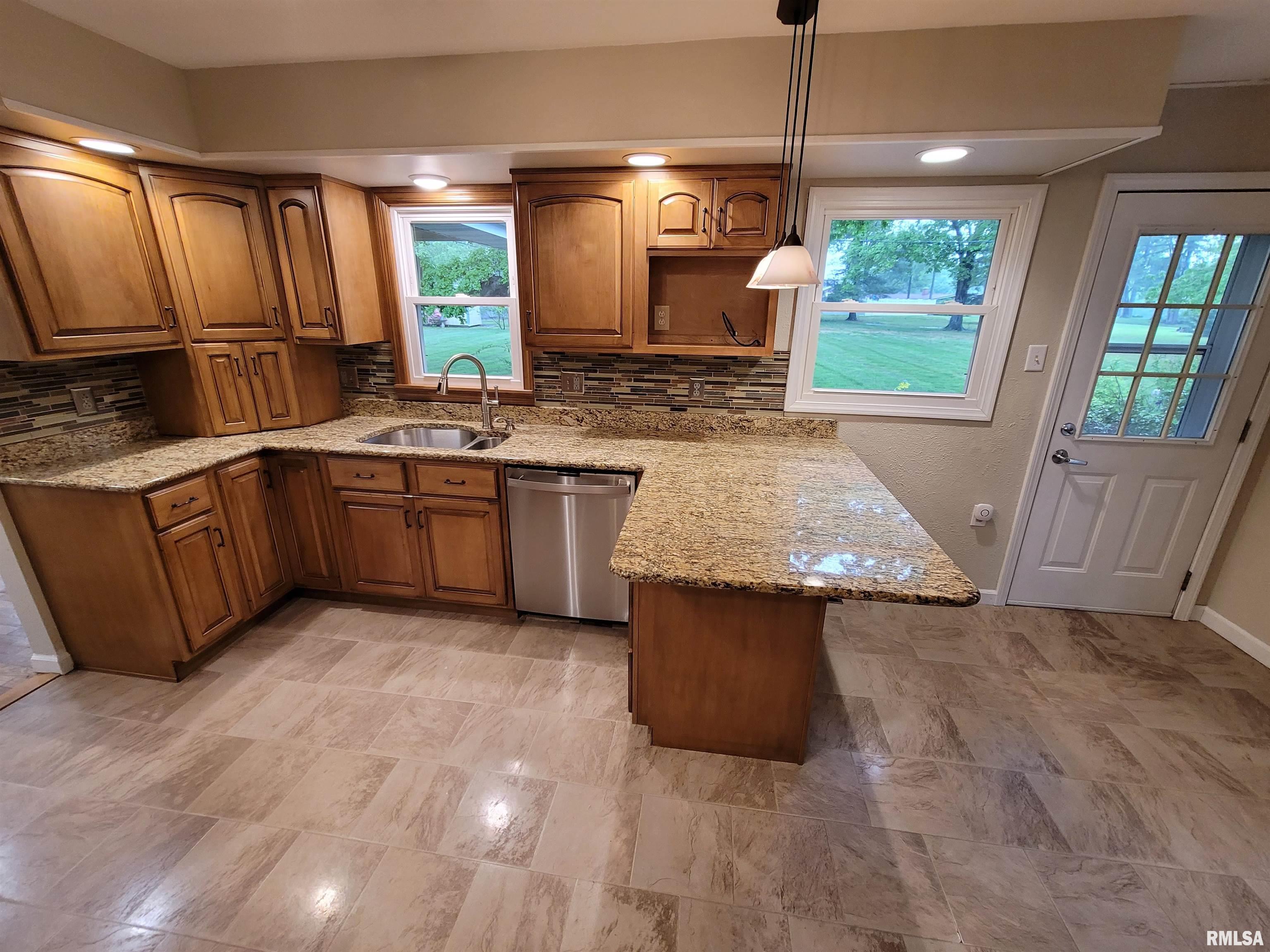 219 Oak Tree Avenue, Salem, Illinois image 4