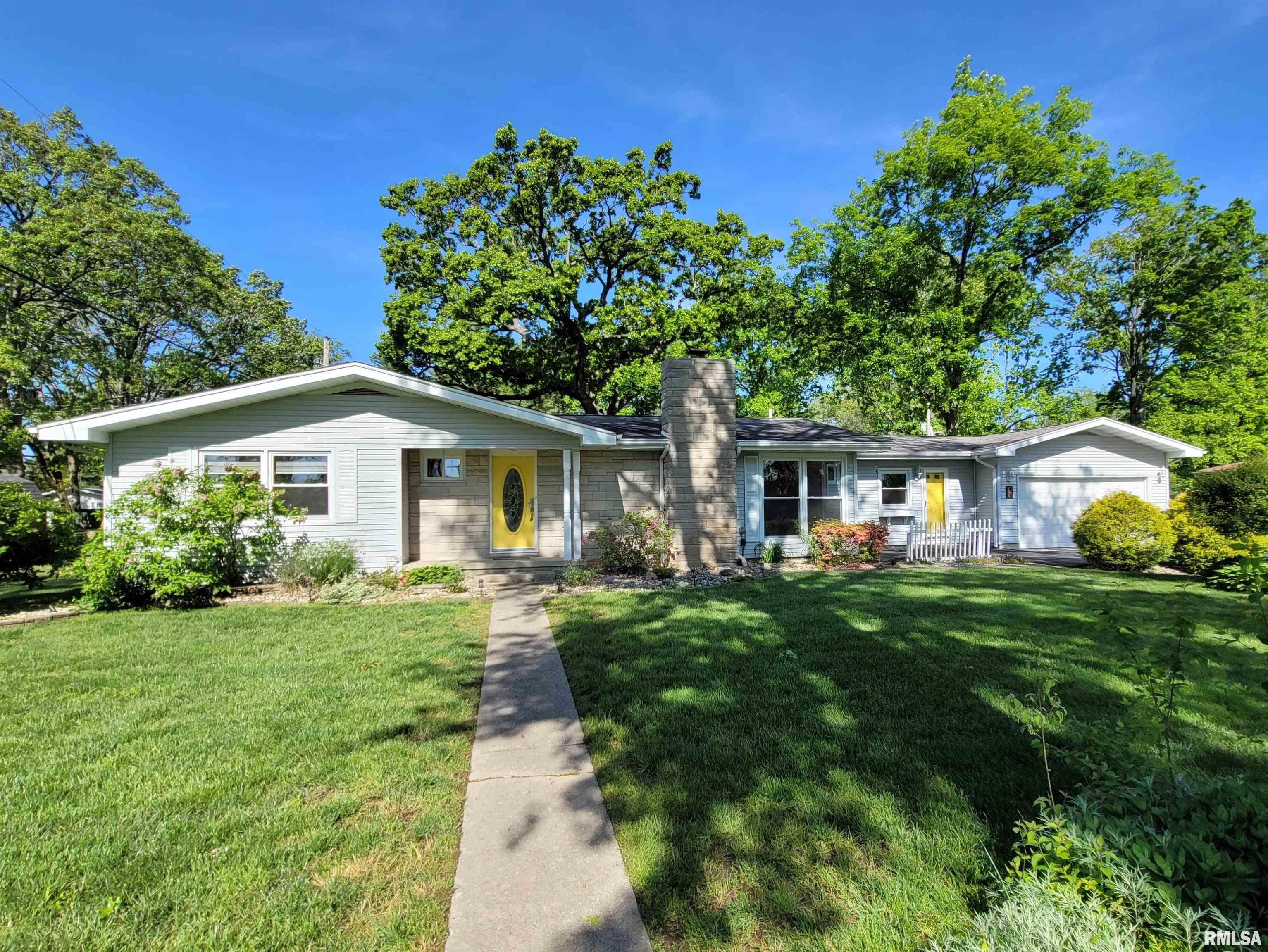 219 Oak Tree Avenue, Salem, Illinois image 1