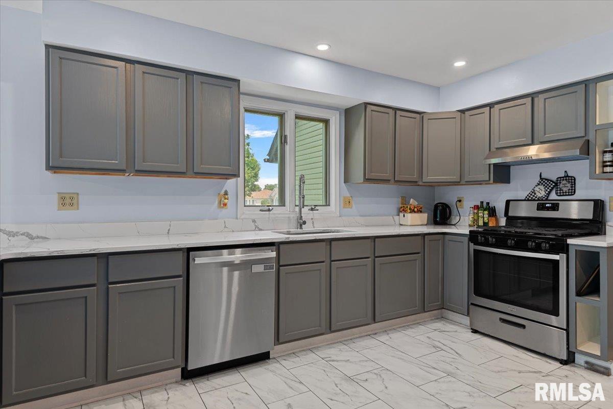 4501 Venetian Drive, Springfield, Illinois image 13