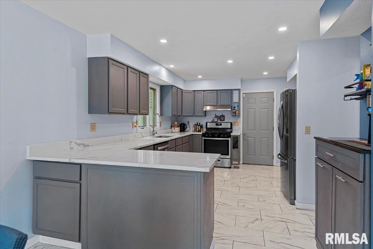 4501 Venetian Drive, Springfield, Illinois image 11