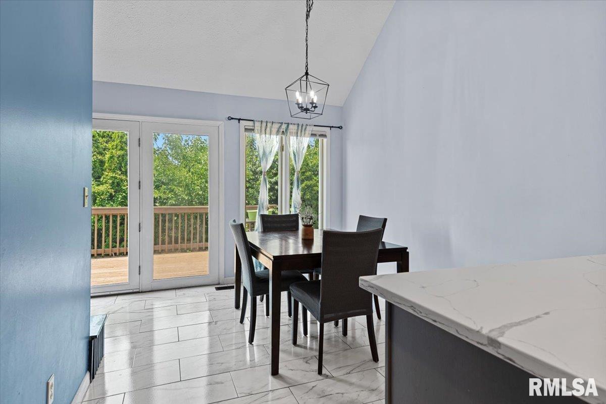 4501 Venetian Drive, Springfield, Illinois image 10