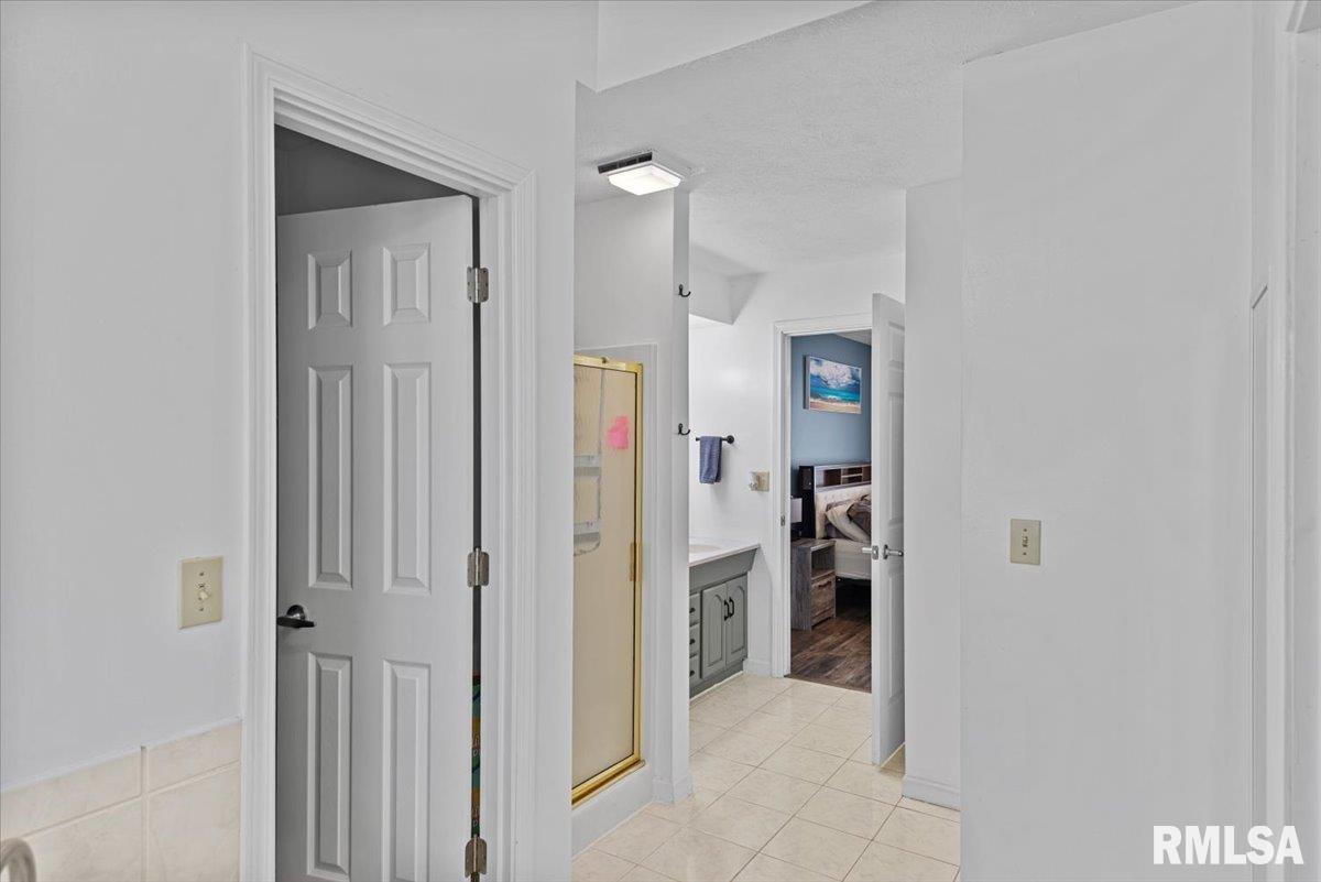 4501 Venetian Drive, Springfield, Illinois image 24