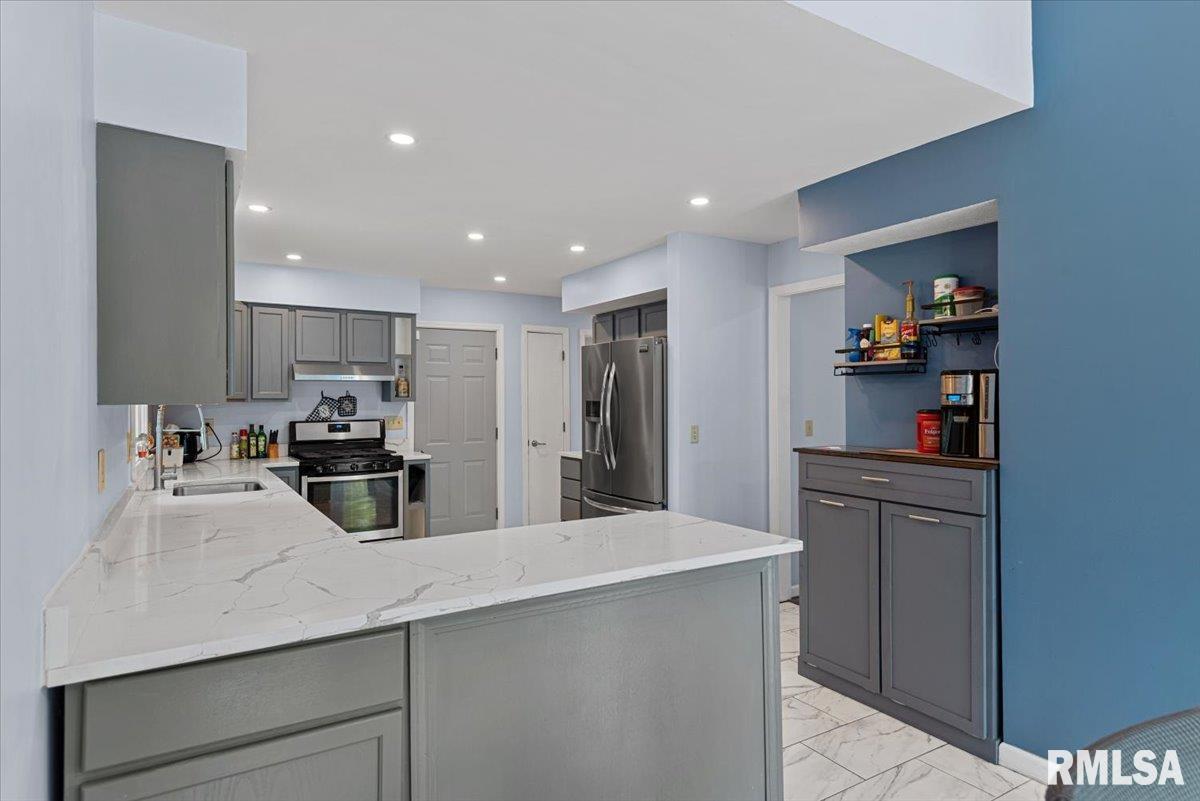 4501 Venetian Drive, Springfield, Illinois image 12