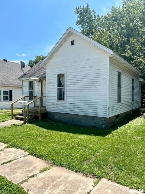Homes For Sale - 610 E Gandy Street<br/> Taylorville, IL 62568