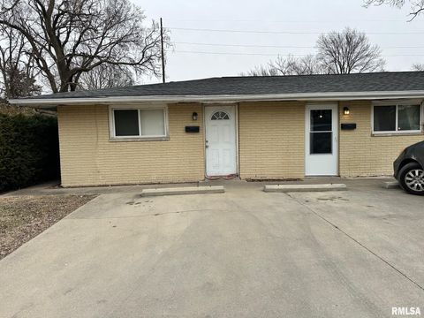 Homes For Sale - 1546 E Cornell Street<br/> Sangamon County, Springfield, IL 62703