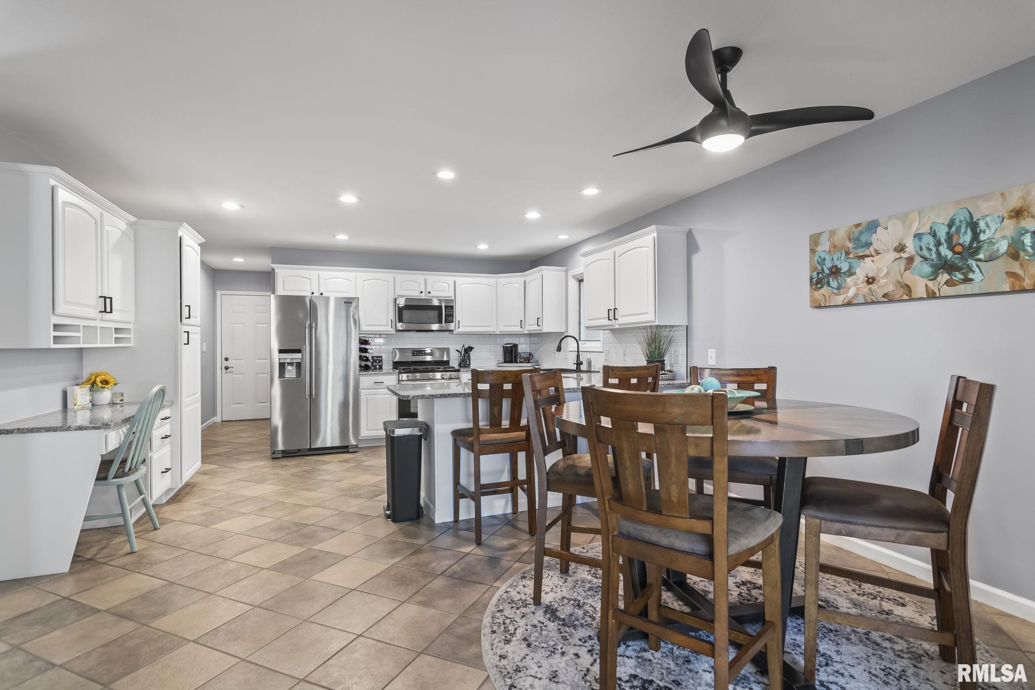 1505 Redwood Drive, Chatham, Illinois image 13