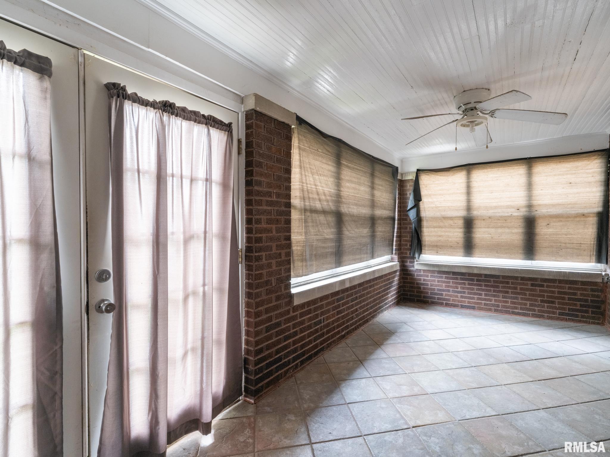2203 N Prospect Road, Peoria, Illinois image 7