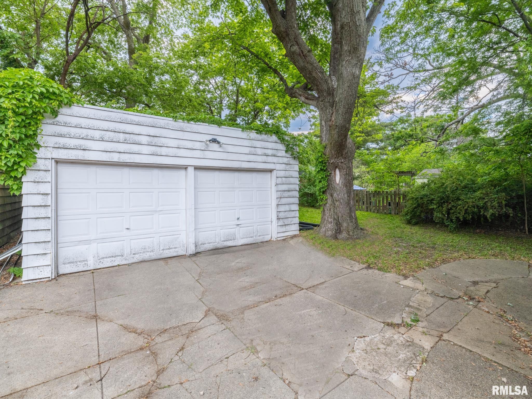 2203 N Prospect Road, Peoria, Illinois image 5