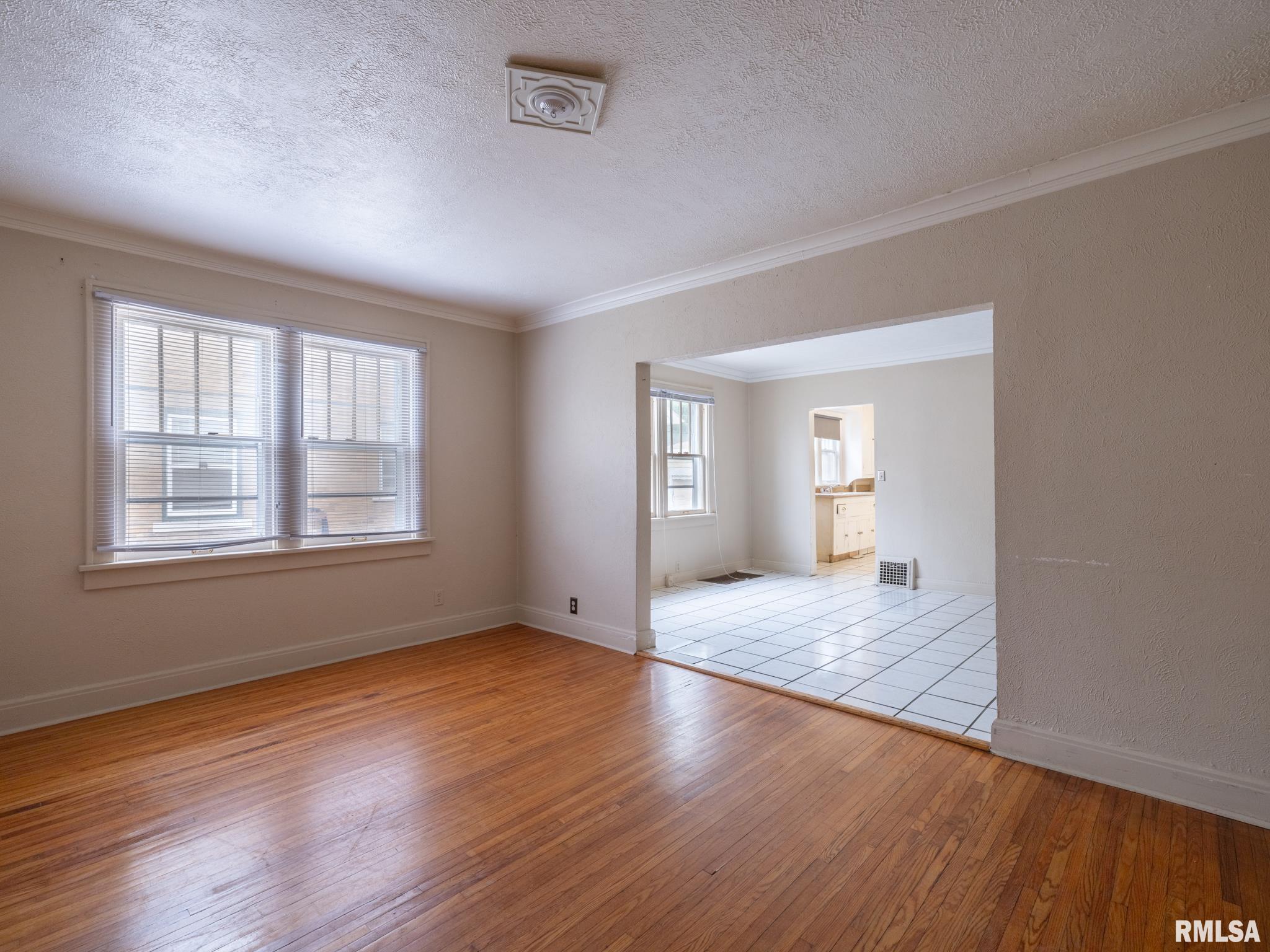 2203 N Prospect Road, Peoria, Illinois image 9