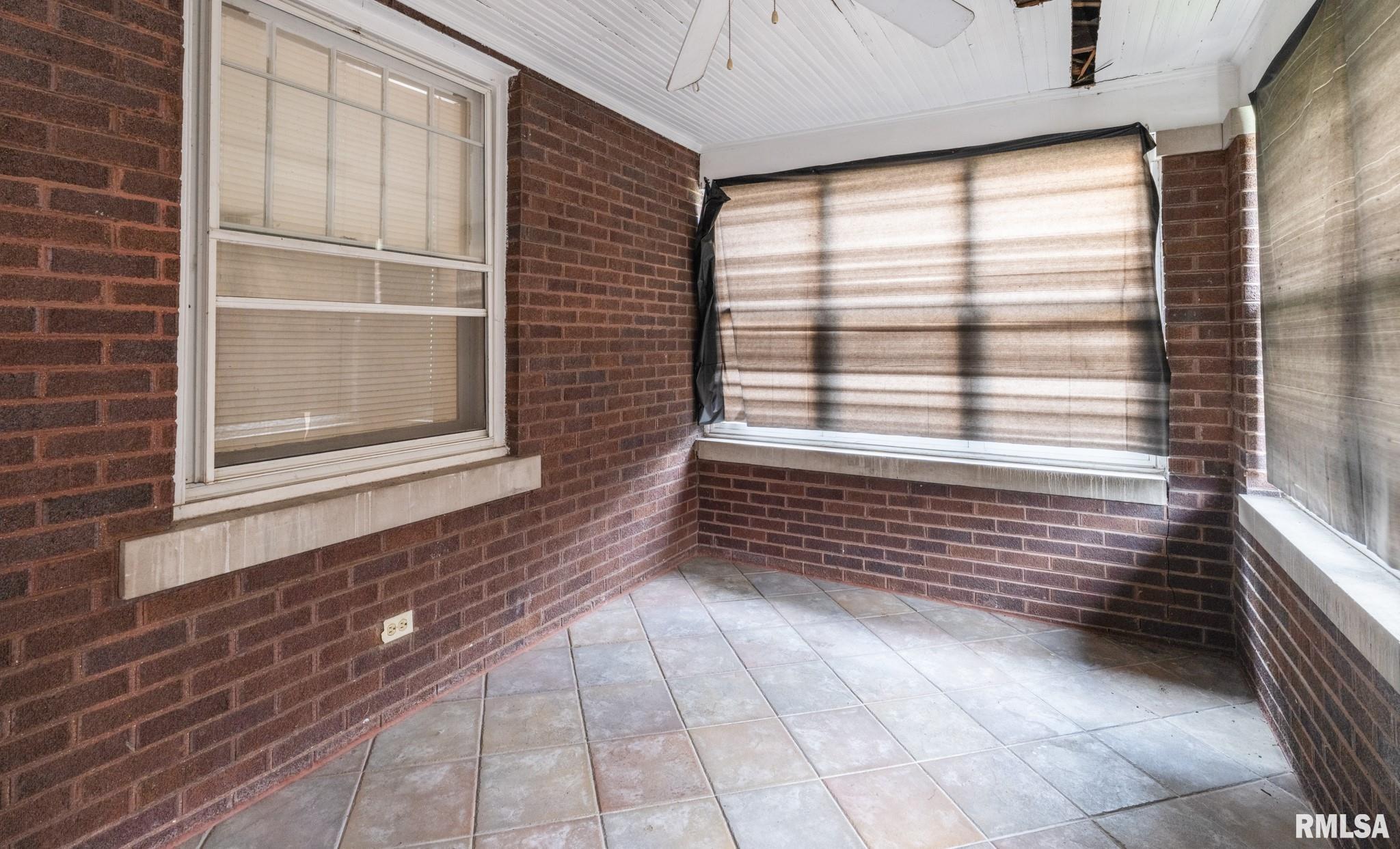 2203 N Prospect Road, Peoria, Illinois image 8