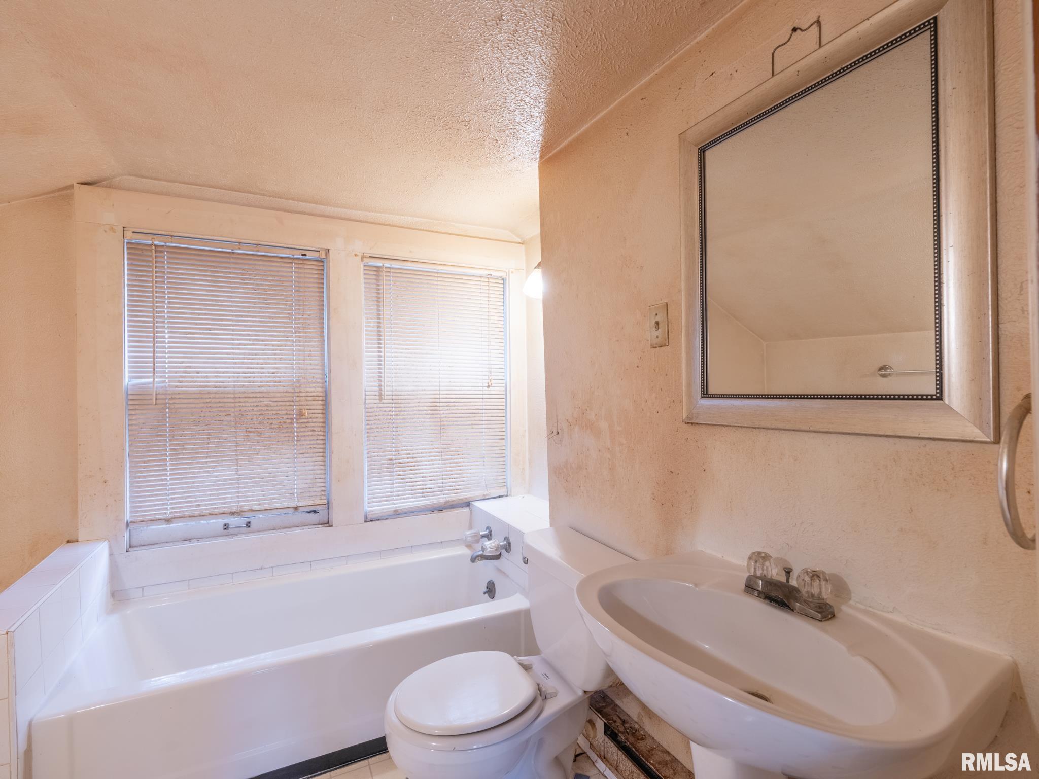 2203 N Prospect Road, Peoria, Illinois image 38