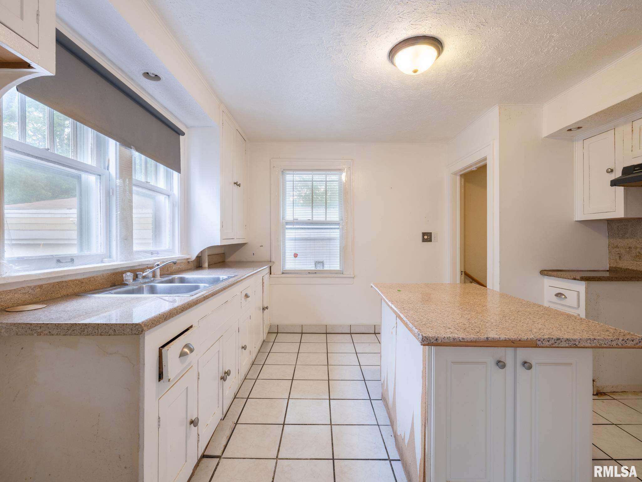 2203 N Prospect Road, Peoria, Illinois image 16