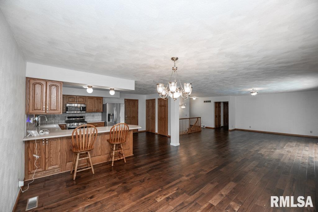515 Illini Drive, East Peoria, Illinois image 19