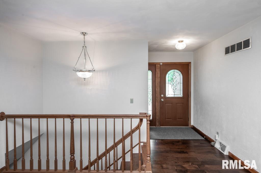 515 Illini Drive, East Peoria, Illinois image 15