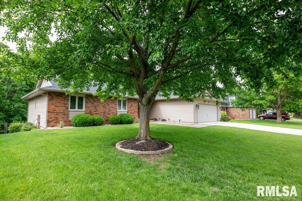 515 Illini Drive, East Peoria, Illinois image 2