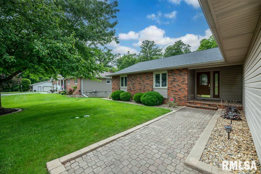 515 Illini Drive, East Peoria, Illinois image 4