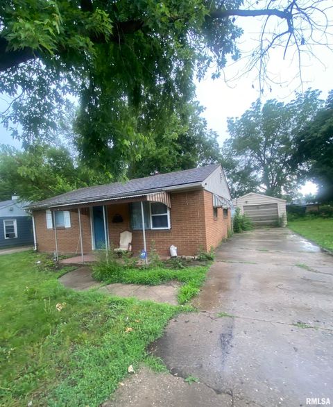 Homes For Sale - 2918 W Antoinette Street<br/> Peoria, IL 61605