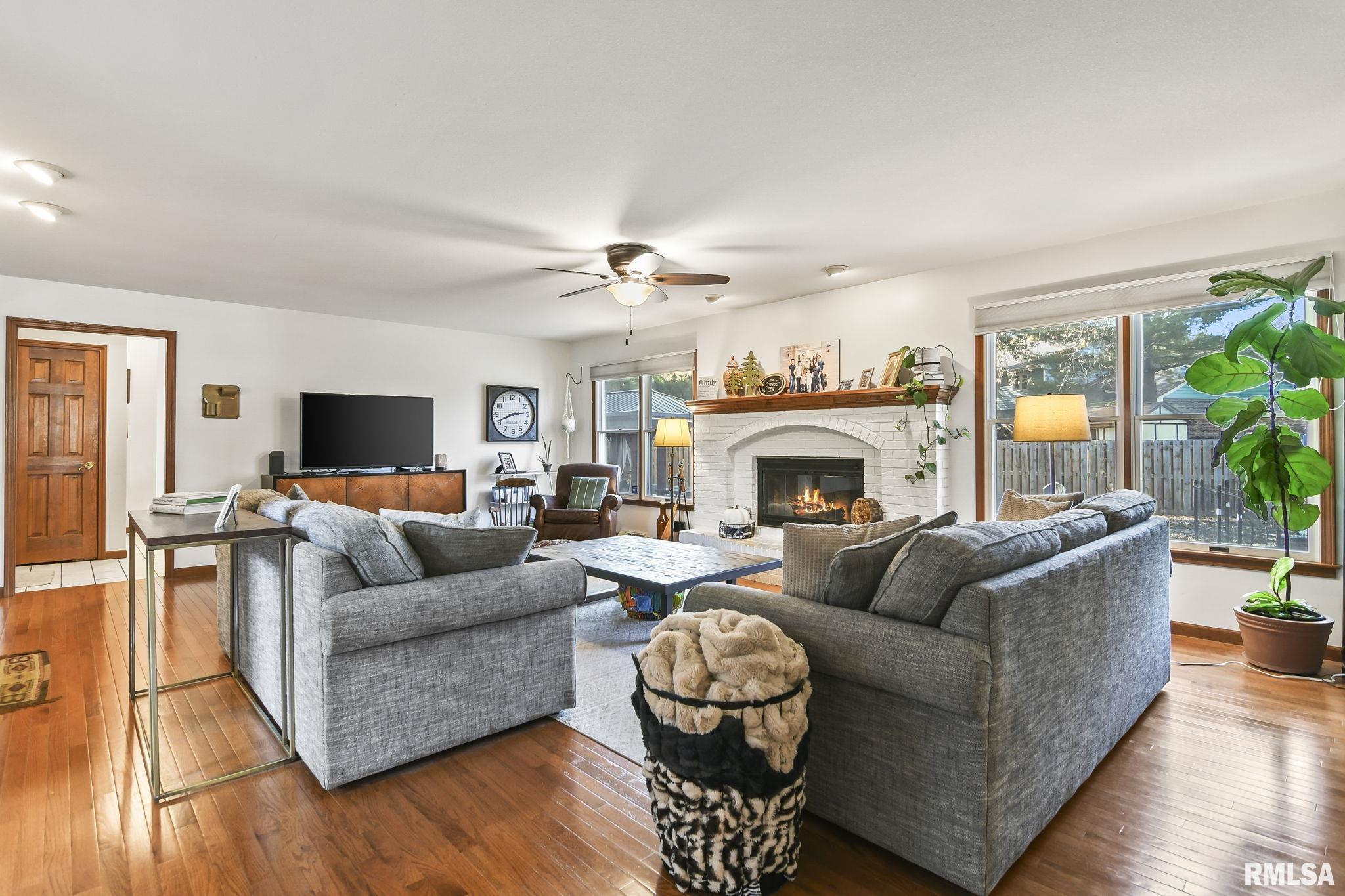 1405 Woods Farm Lane, Springfield, Illinois image 8