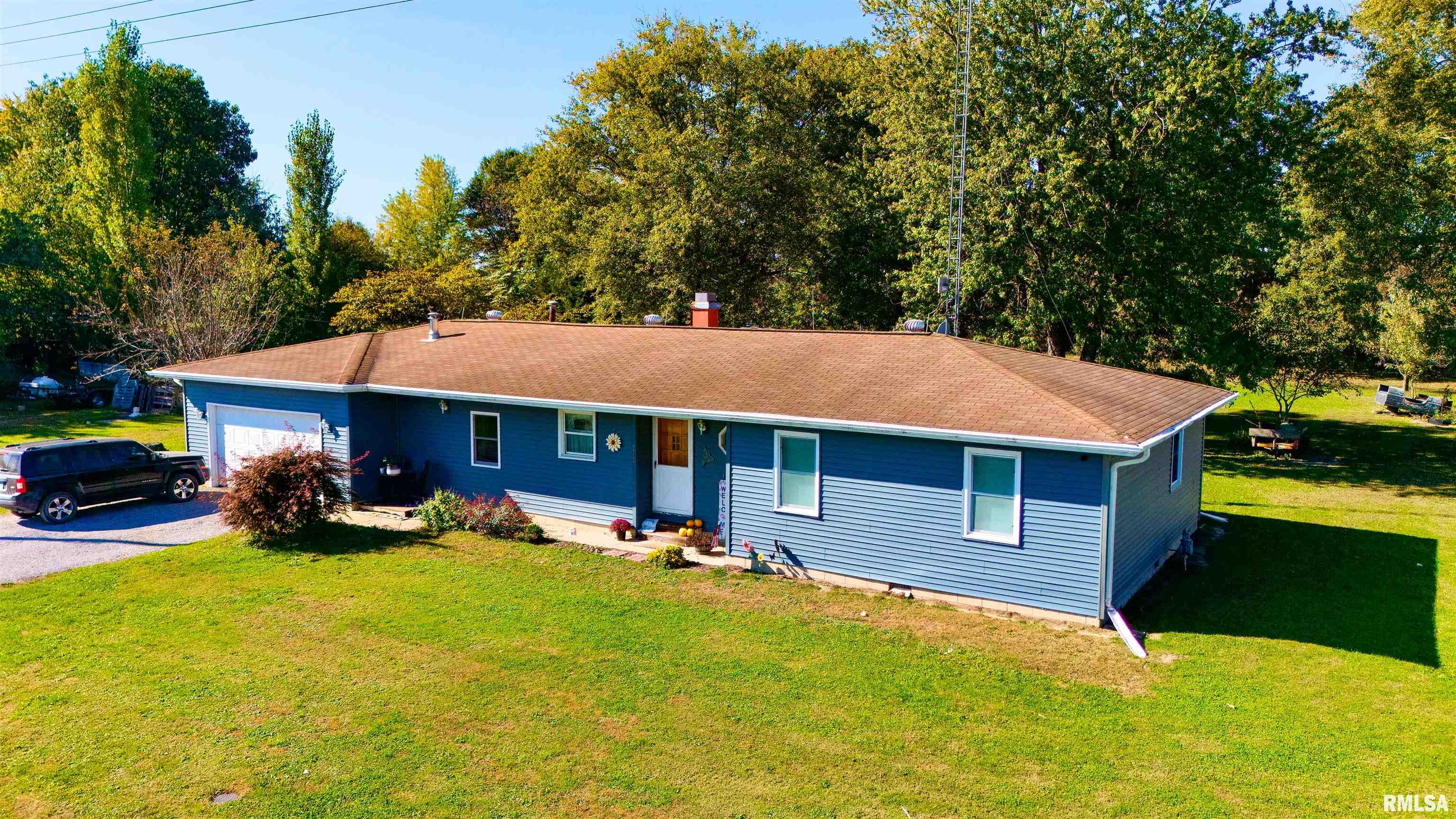 212 S Clark Avenue Southeast, Clay City, Illinois image 5