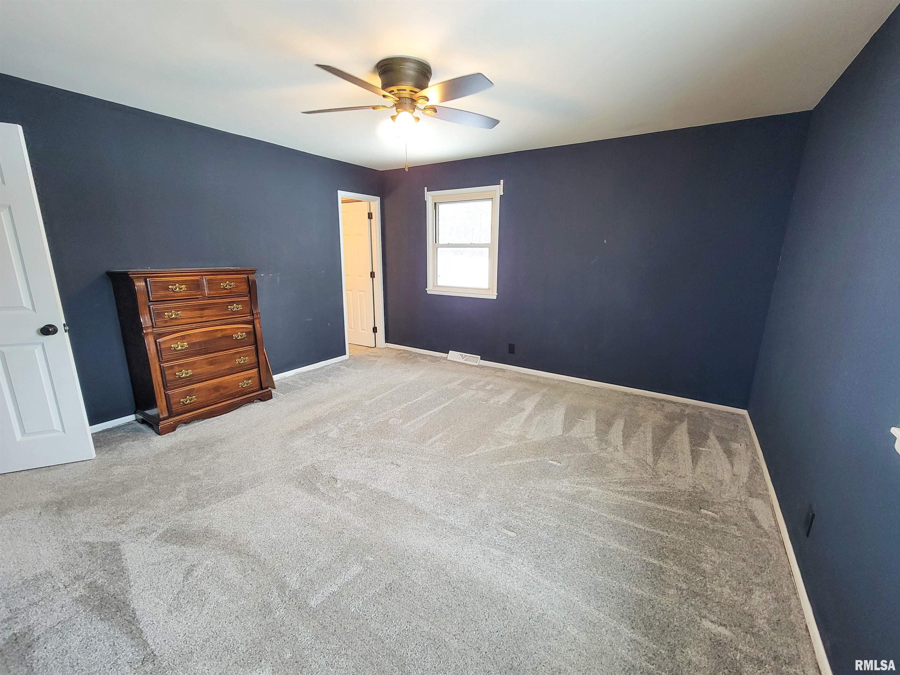 212 S Clark Avenue Southeast, Clay City, Illinois image 34