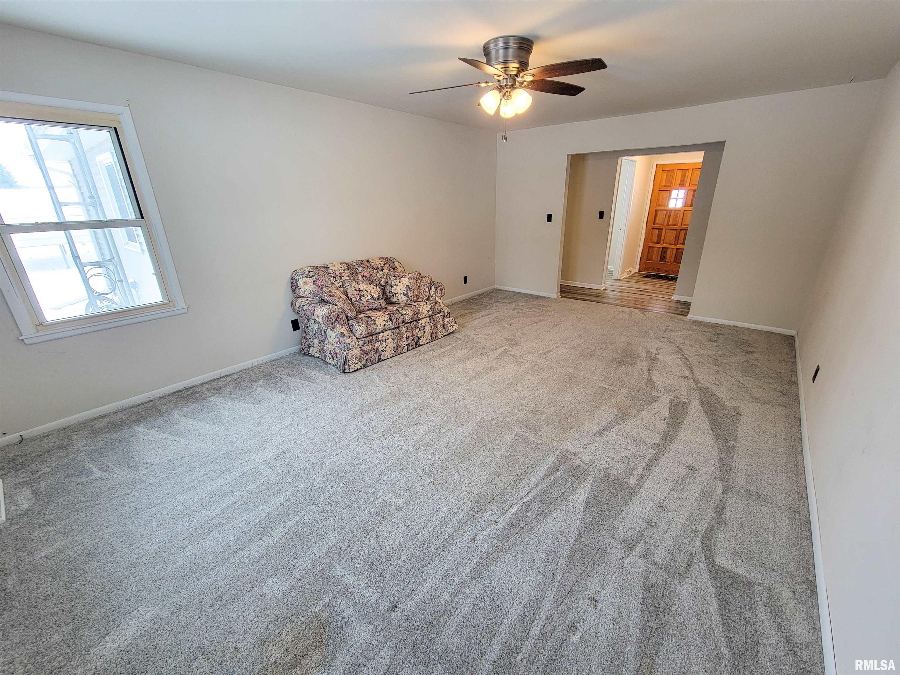 212 S Clark Avenue Southeast, Clay City, Illinois image 13