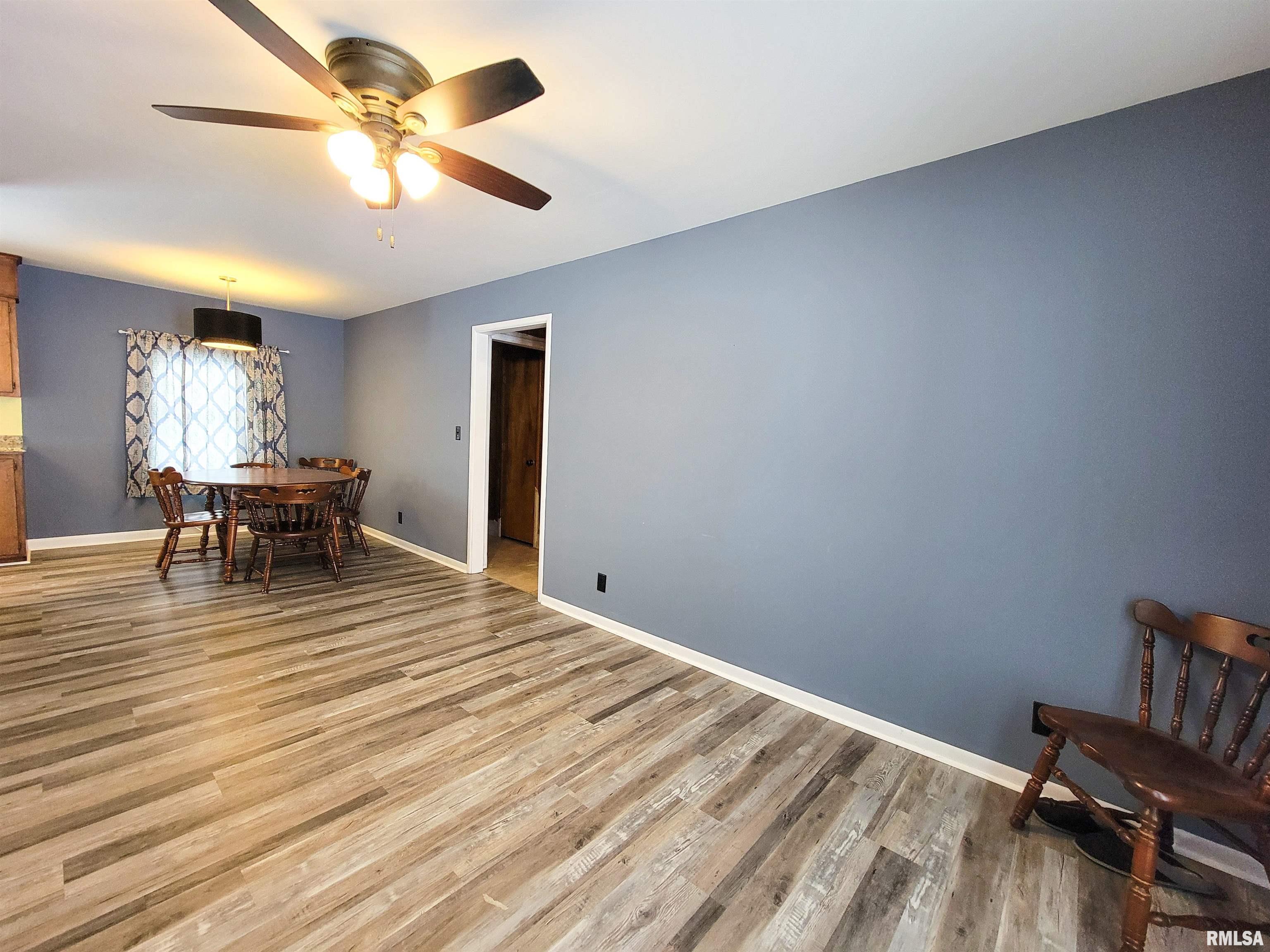 212 S Clark Avenue Southeast, Clay City, Illinois image 31