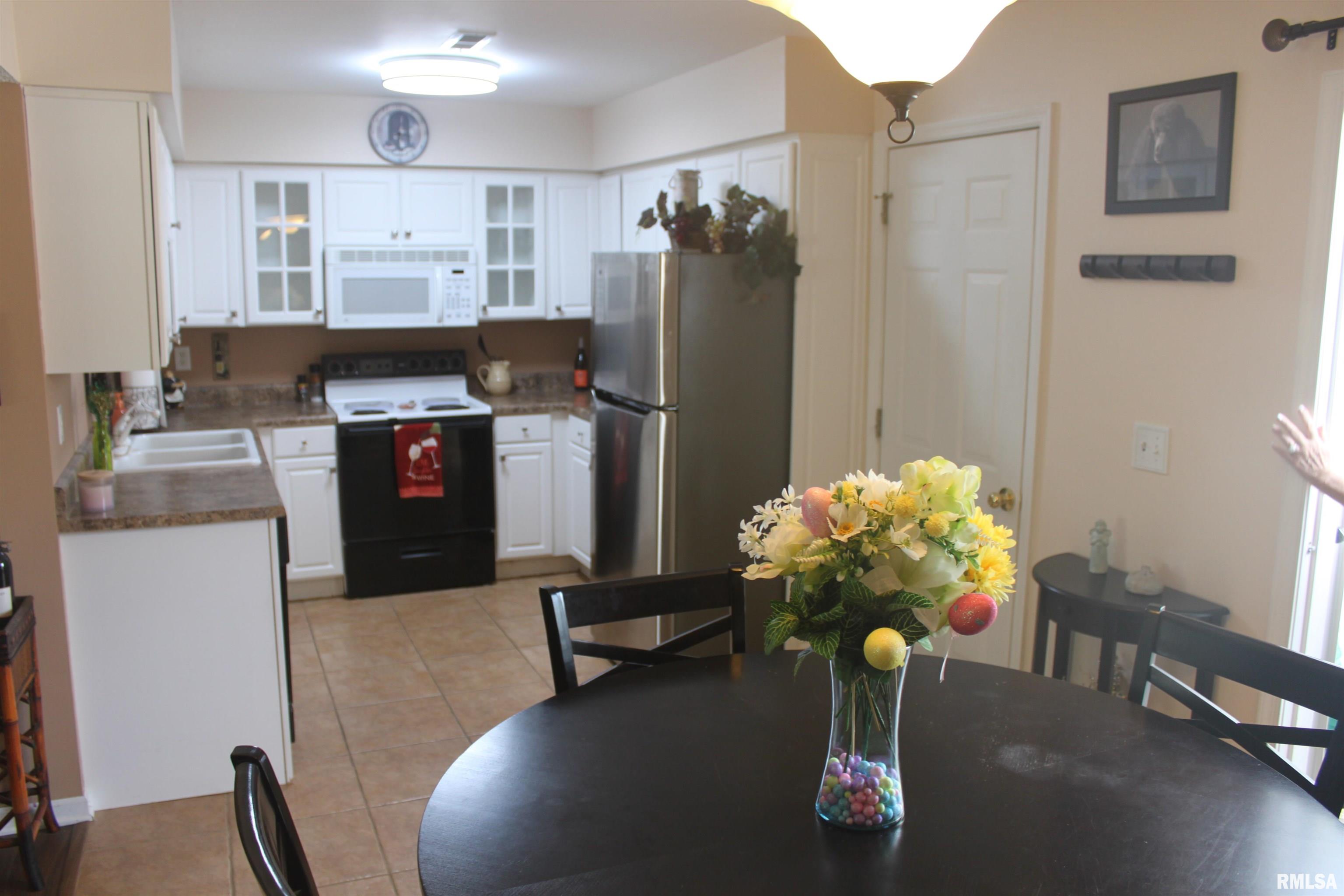 1315 30th Avenue #8, East Moline, Illinois image 16