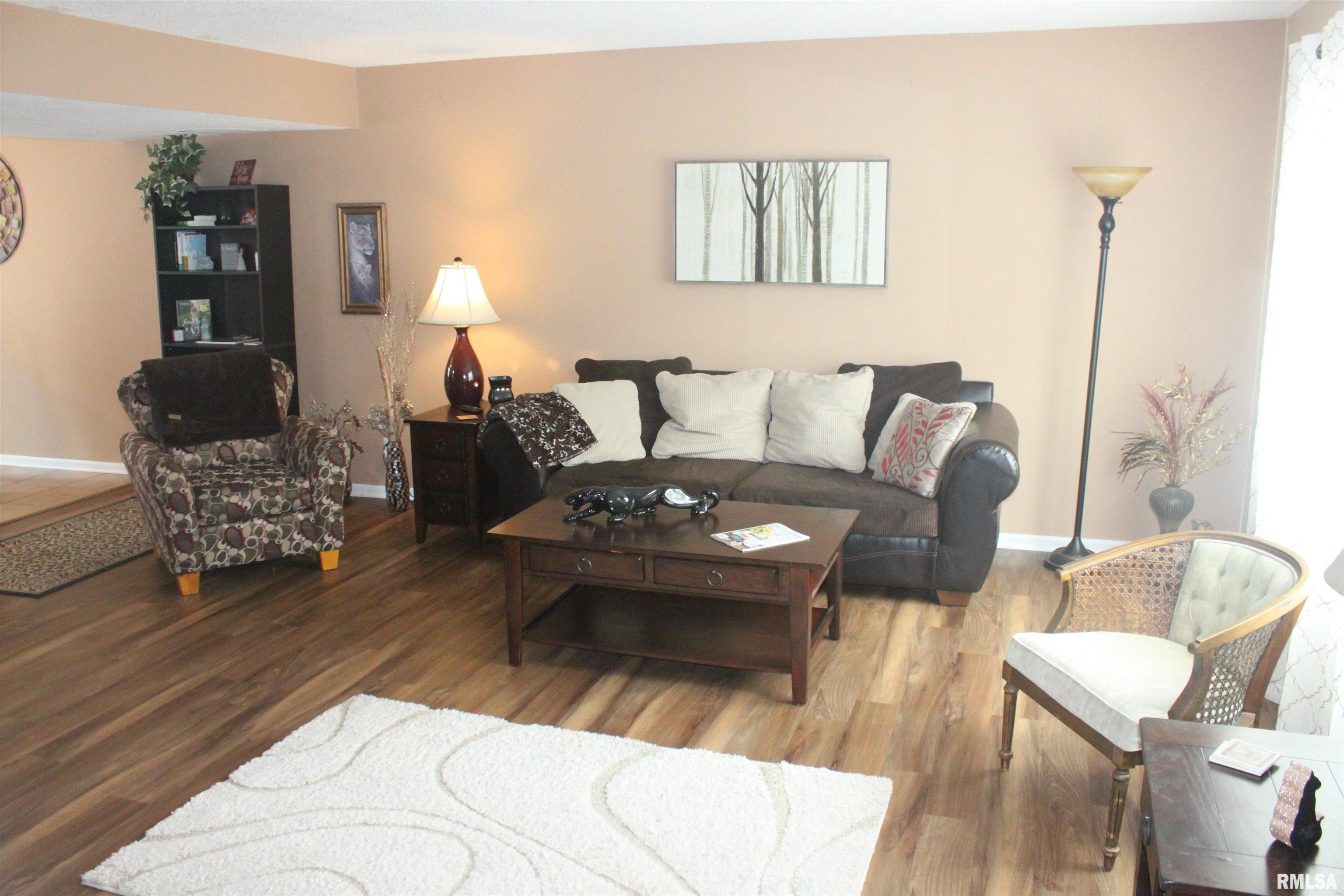 1315 30th Avenue #8, East Moline, Illinois image 4