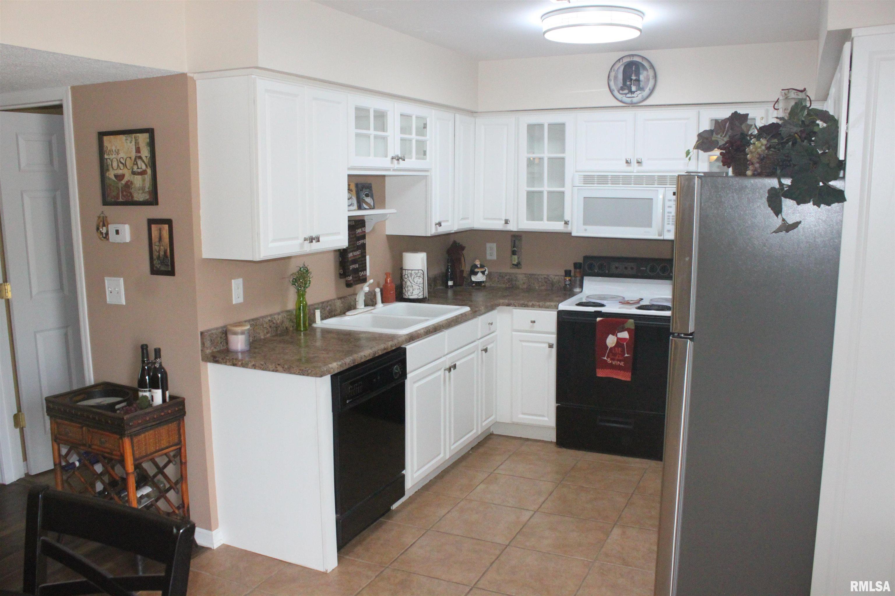 1315 30th Avenue #8, East Moline, Illinois image 18
