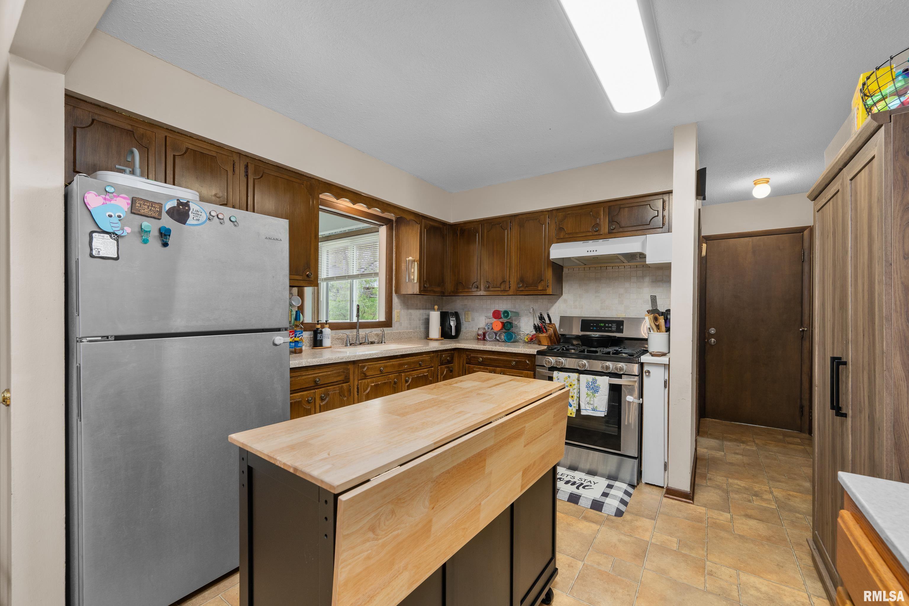 649 Northbrook Drive, Davenport, Iowa image 17