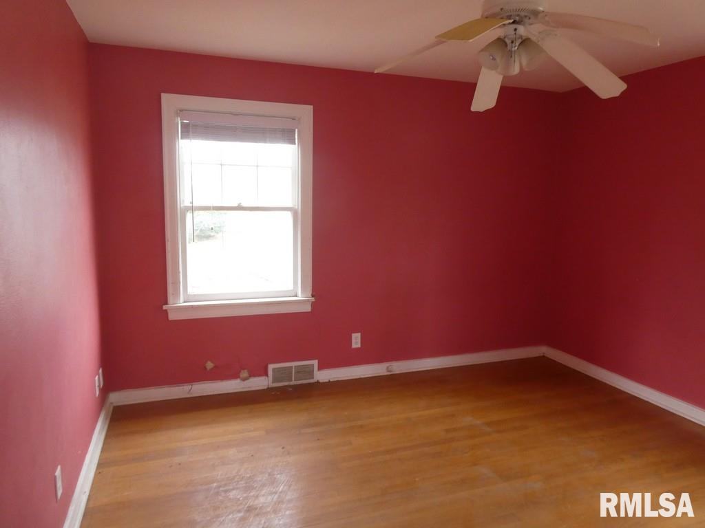 2305 S State Street, Springfield, Illinois image 11