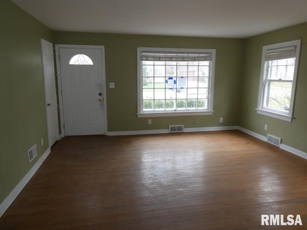 2305 S State Street, Springfield, Illinois image 2
