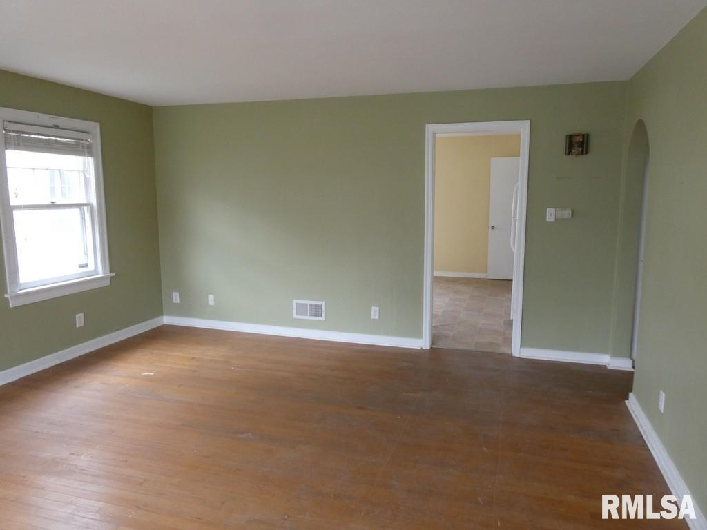 2305 S State Street, Springfield, Illinois image 3
