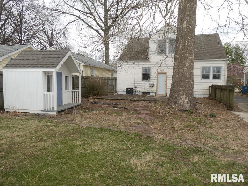 2305 S State Street, Springfield, Illinois image 22