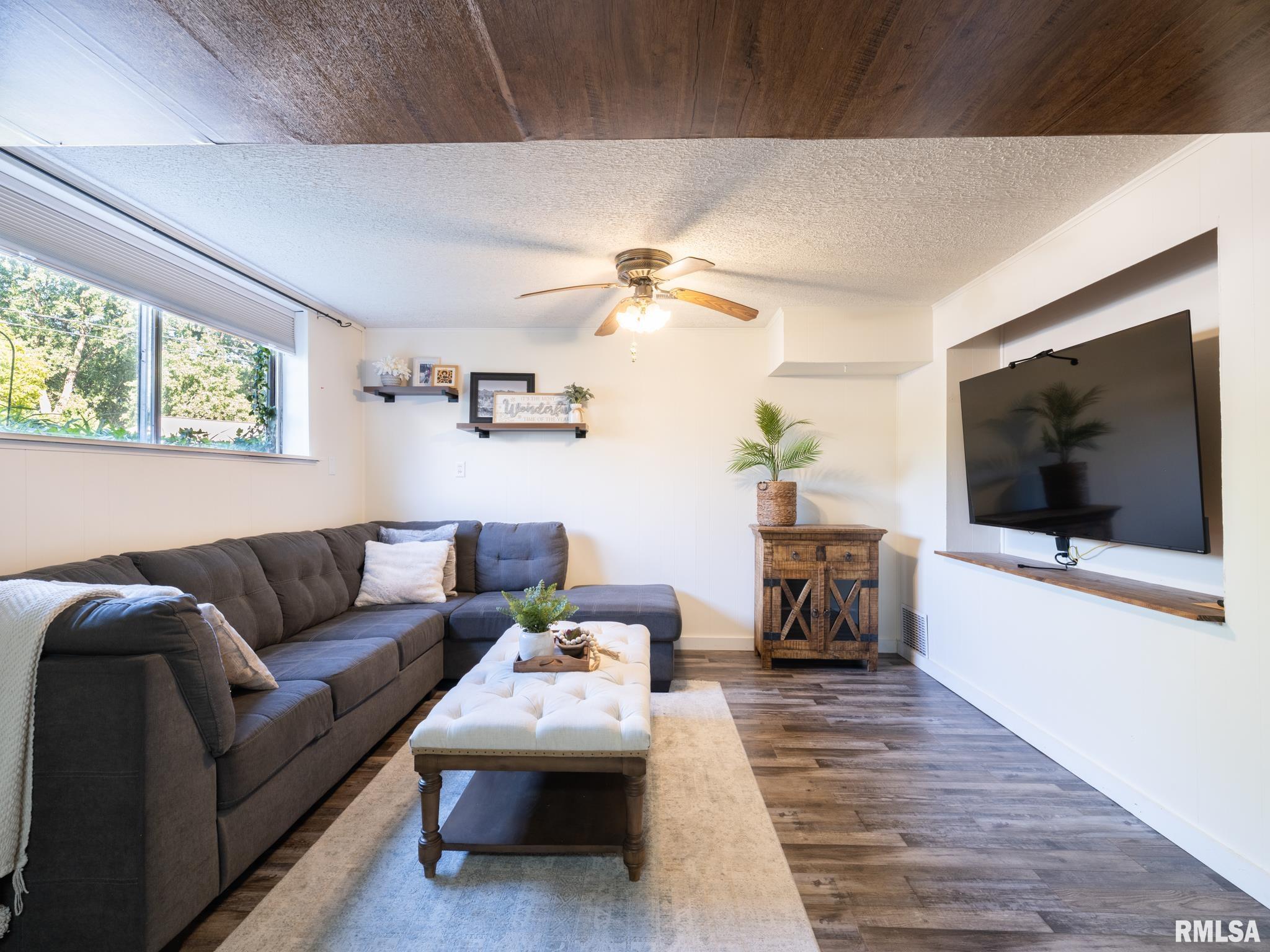 1601 Memorial Drive, Pekin, Illinois image 33