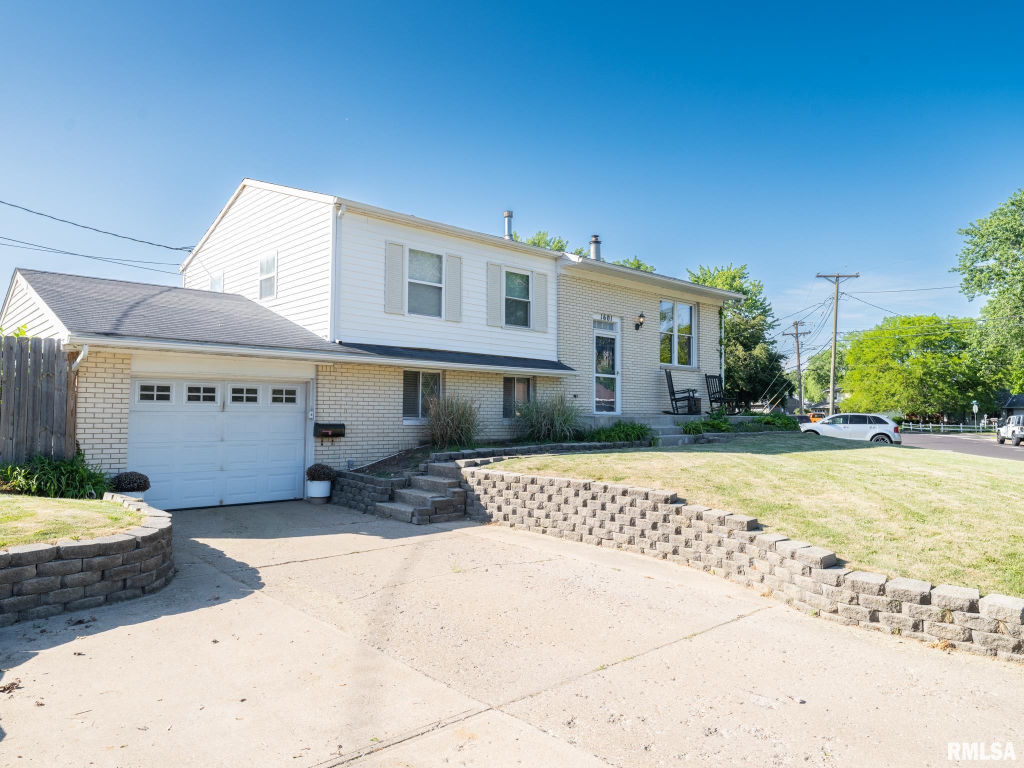 1601 Memorial Drive, Pekin, Illinois image 8
