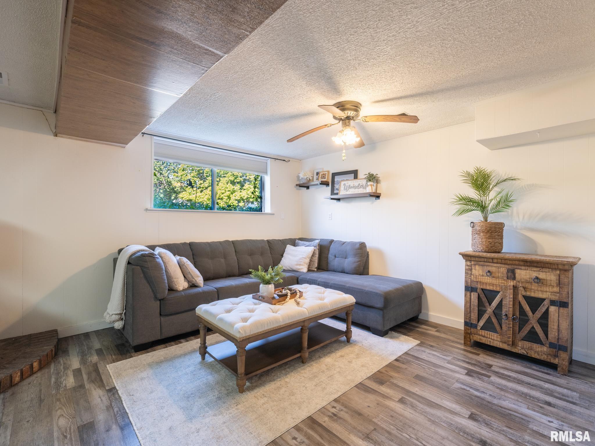 1601 Memorial Drive, Pekin, Illinois image 35