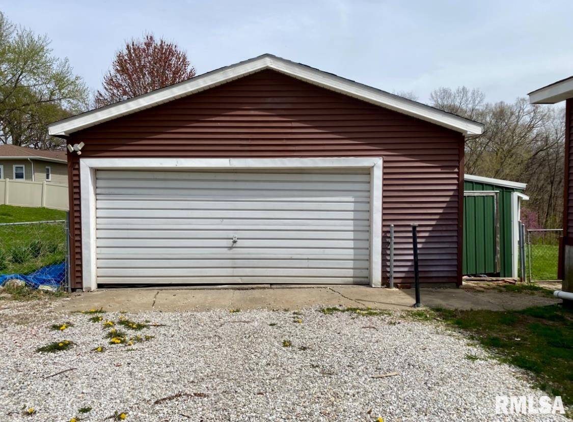 404 Bird Avenue, Bartonville, Illinois image 15