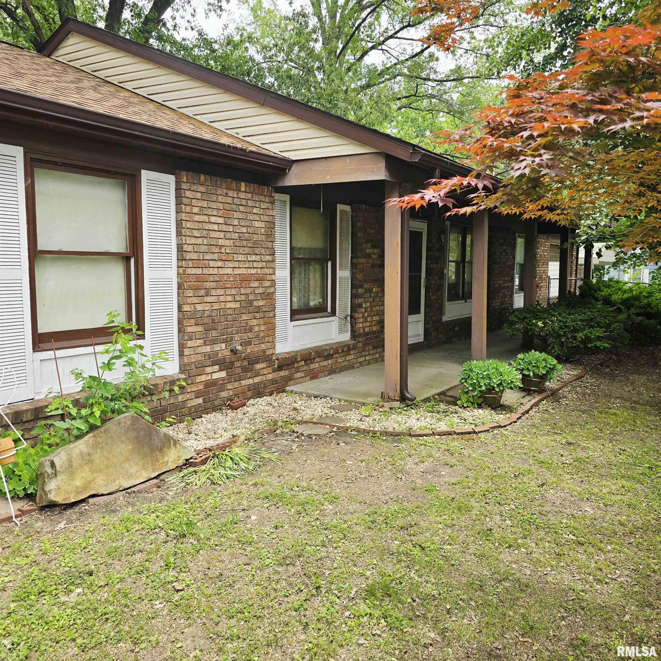 414 S Clayton Street, Benton, Illinois image 1