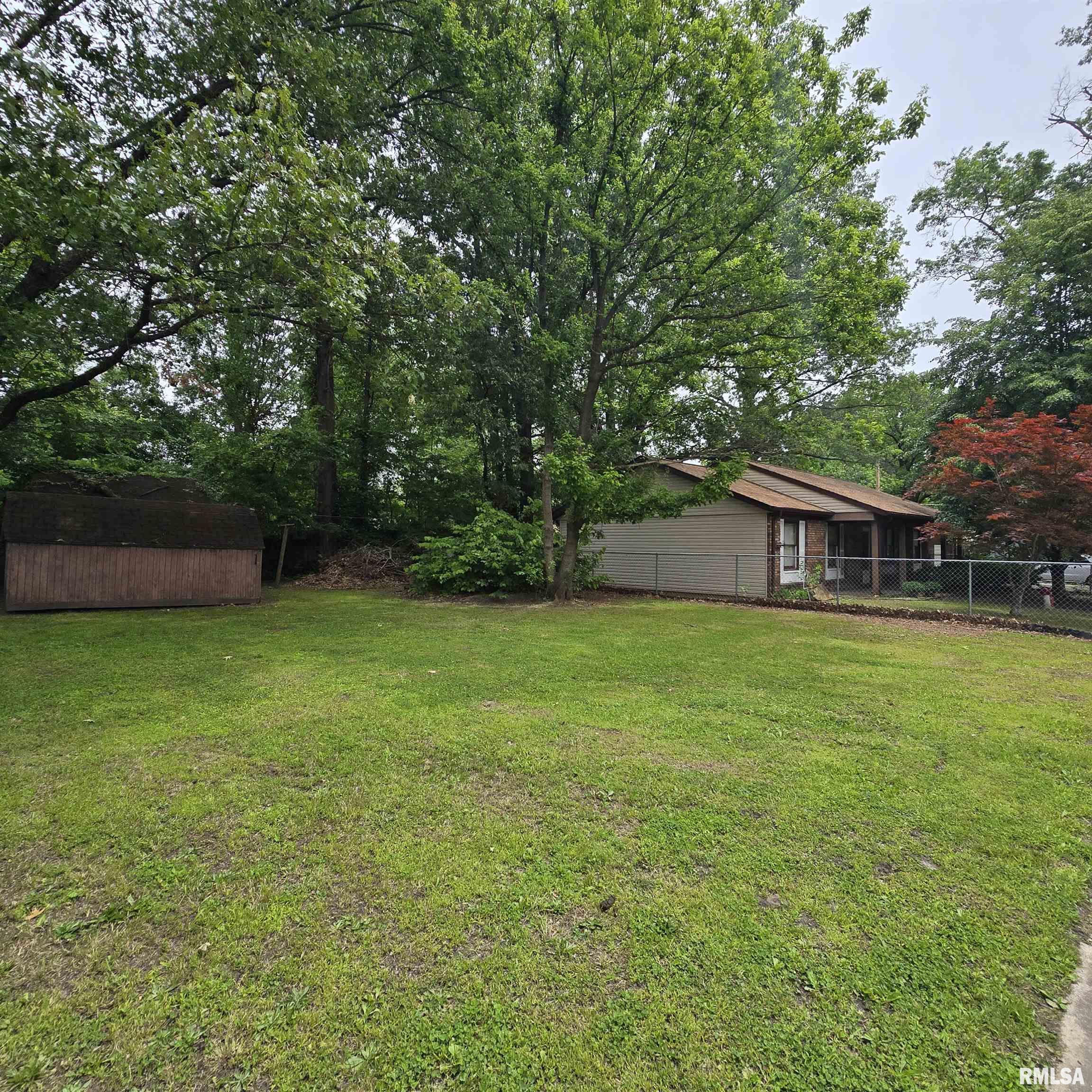 414 S Clayton Street, Benton, Illinois image 18
