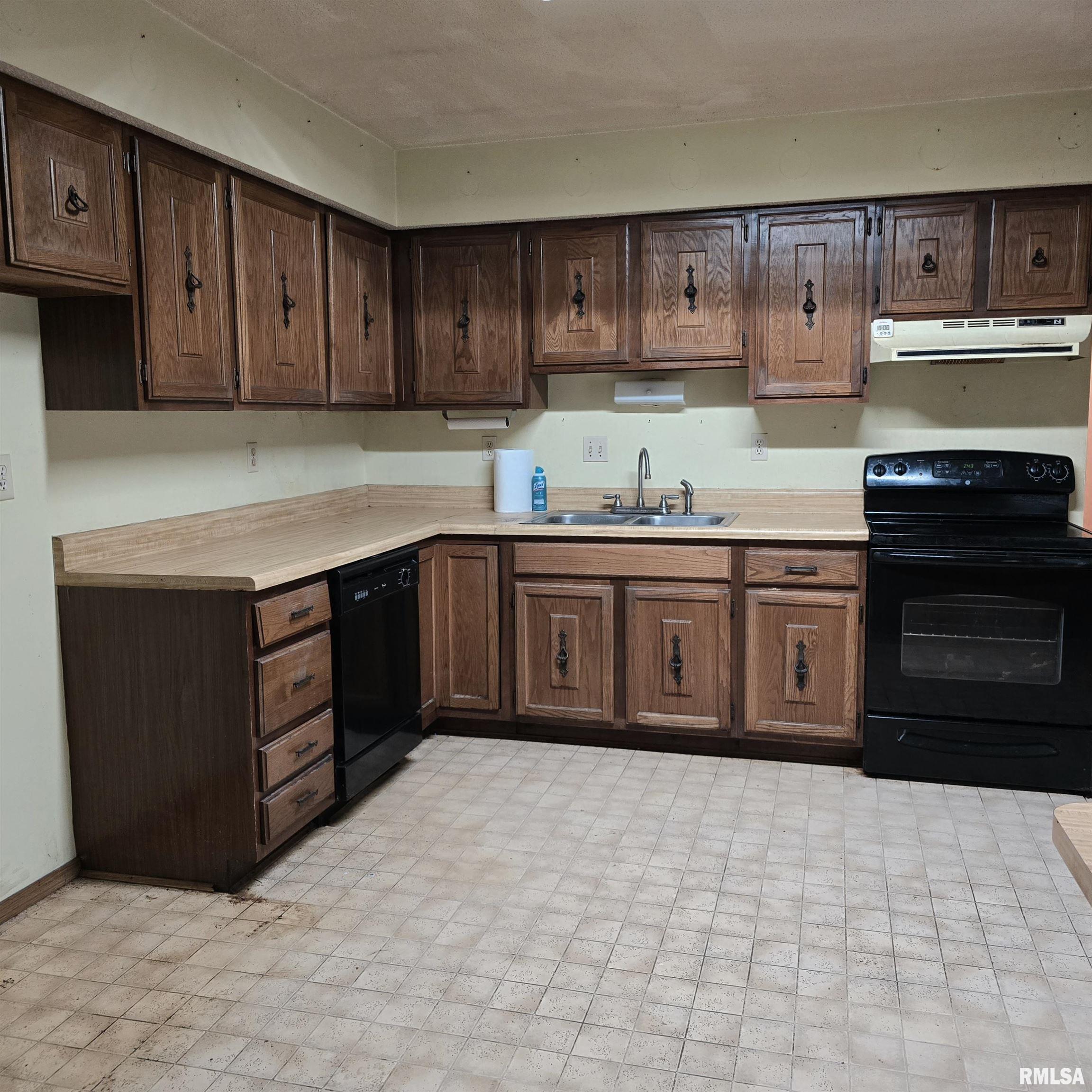 414 S Clayton Street, Benton, Illinois image 5