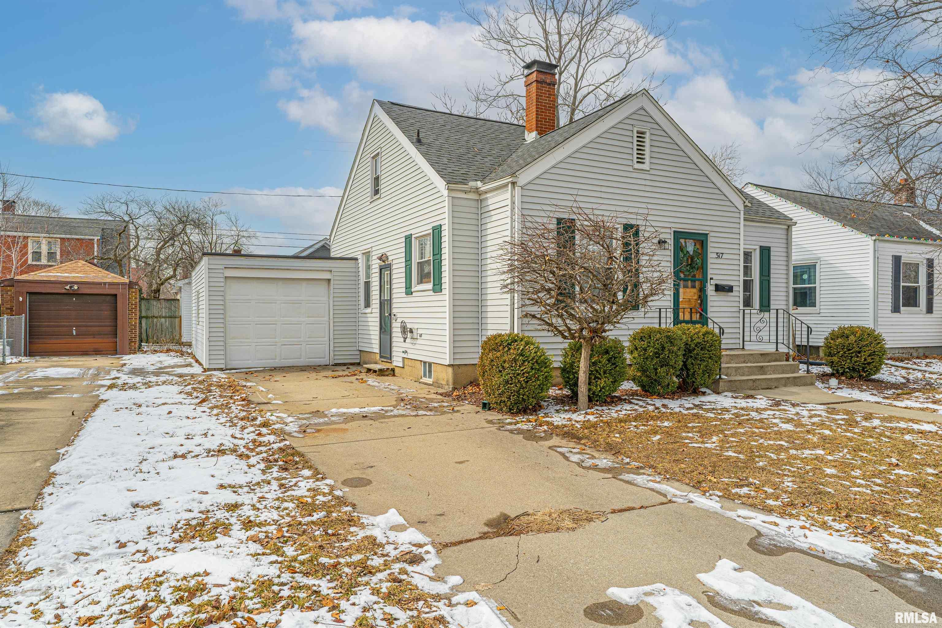 517 S Florence Avenue, Bloomington, Illinois image 2