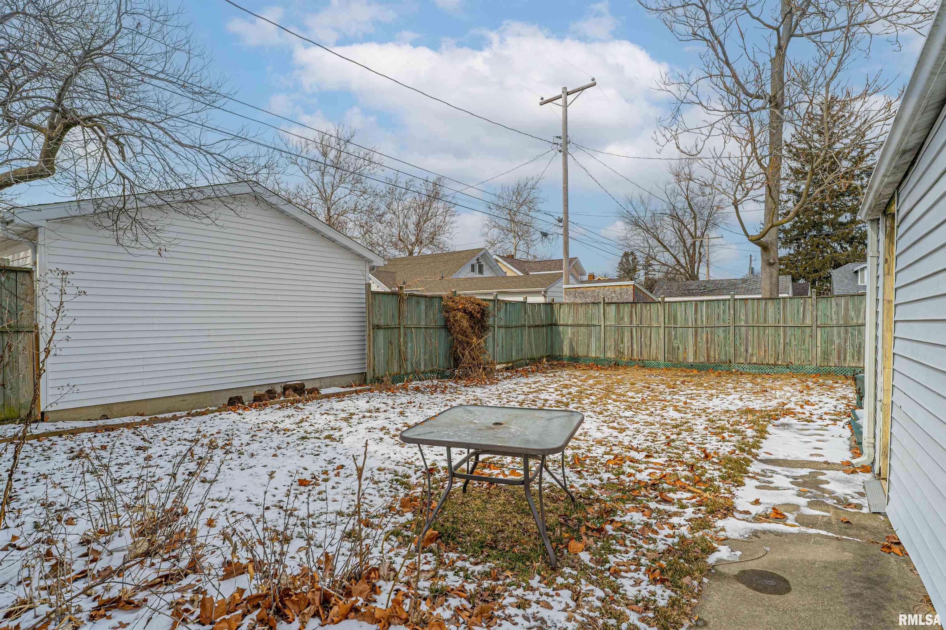 517 S Florence Avenue, Bloomington, Illinois image 27