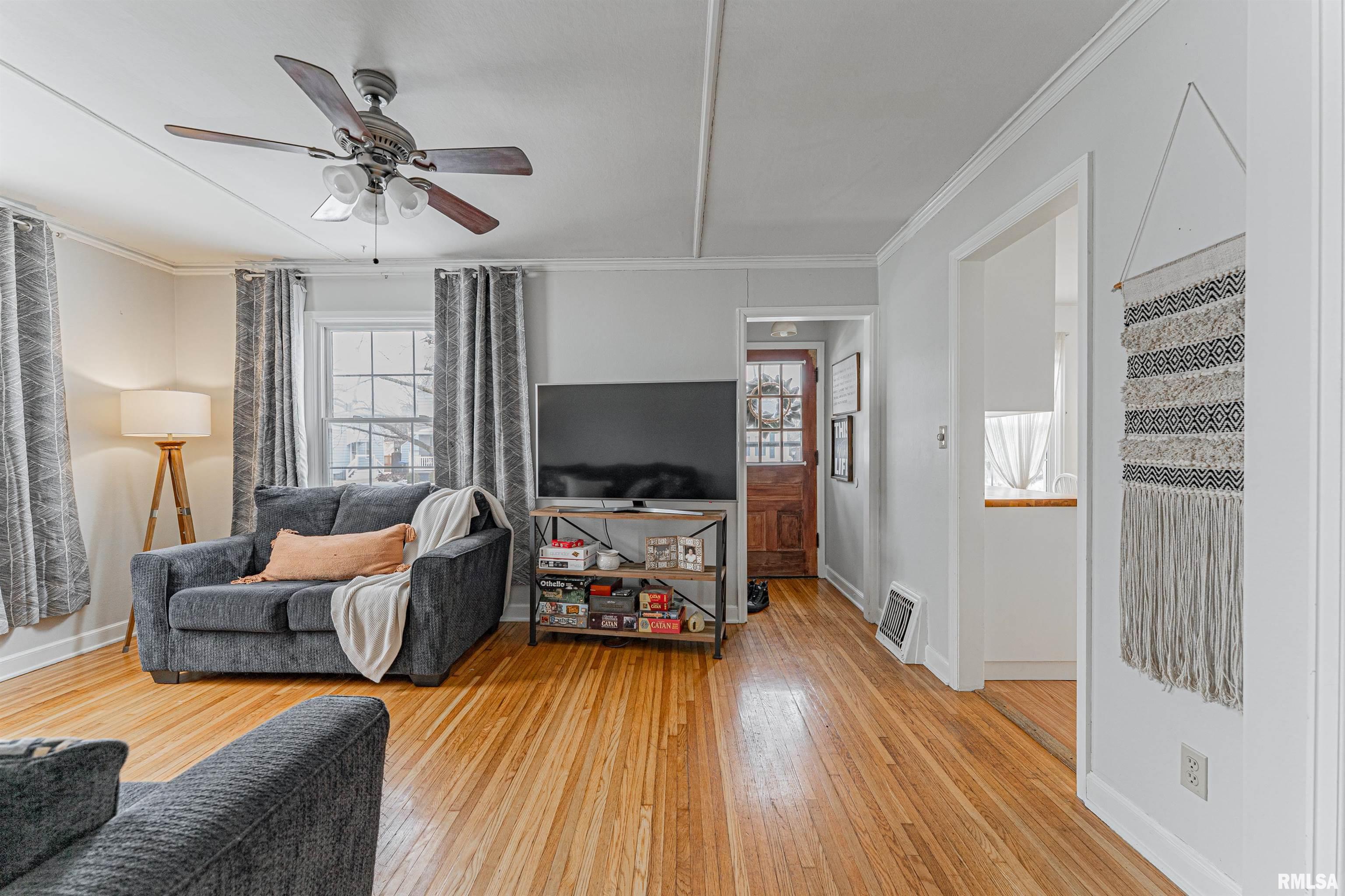 517 S Florence Avenue, Bloomington, Illinois image 6
