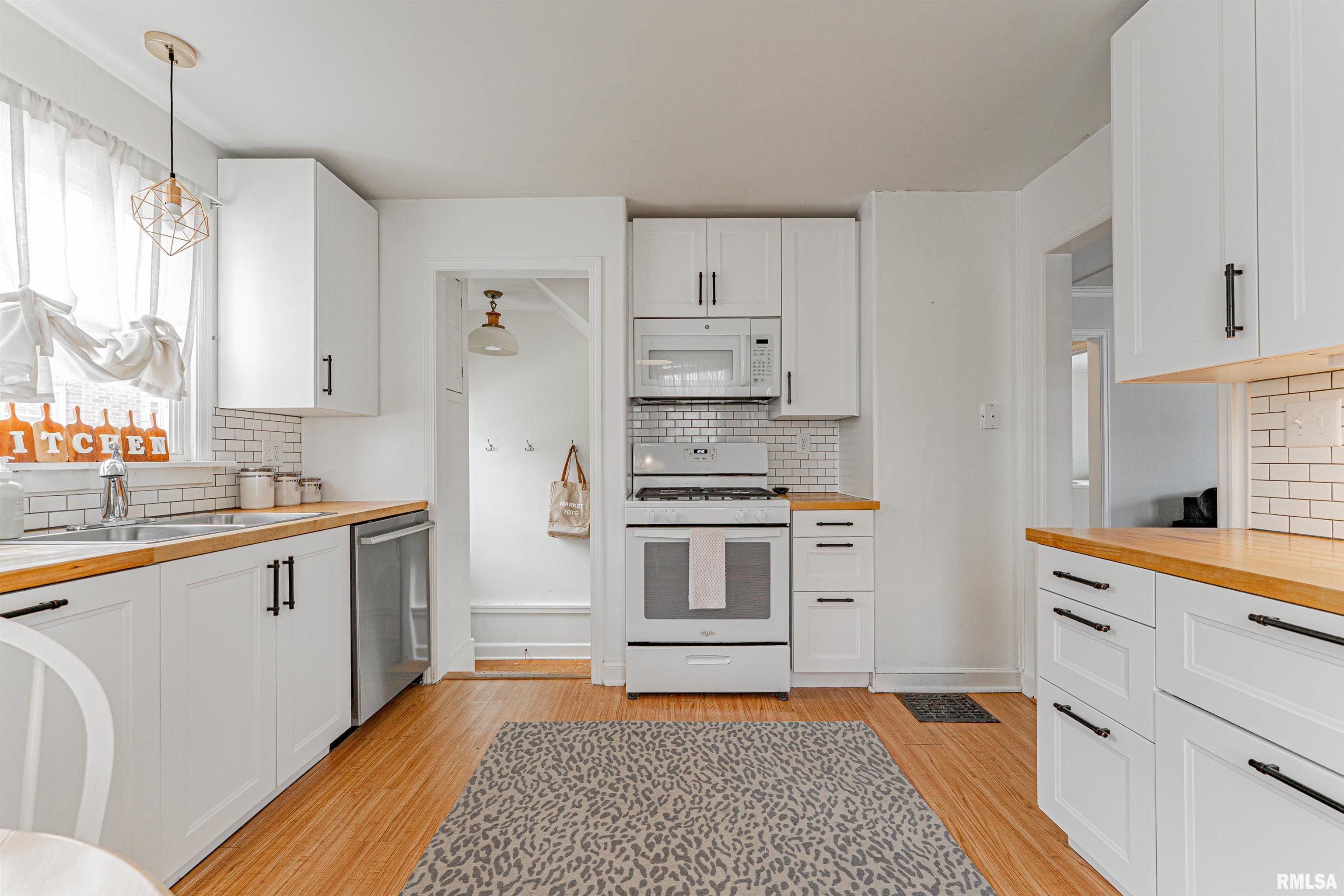 517 S Florence Avenue, Bloomington, Illinois image 10