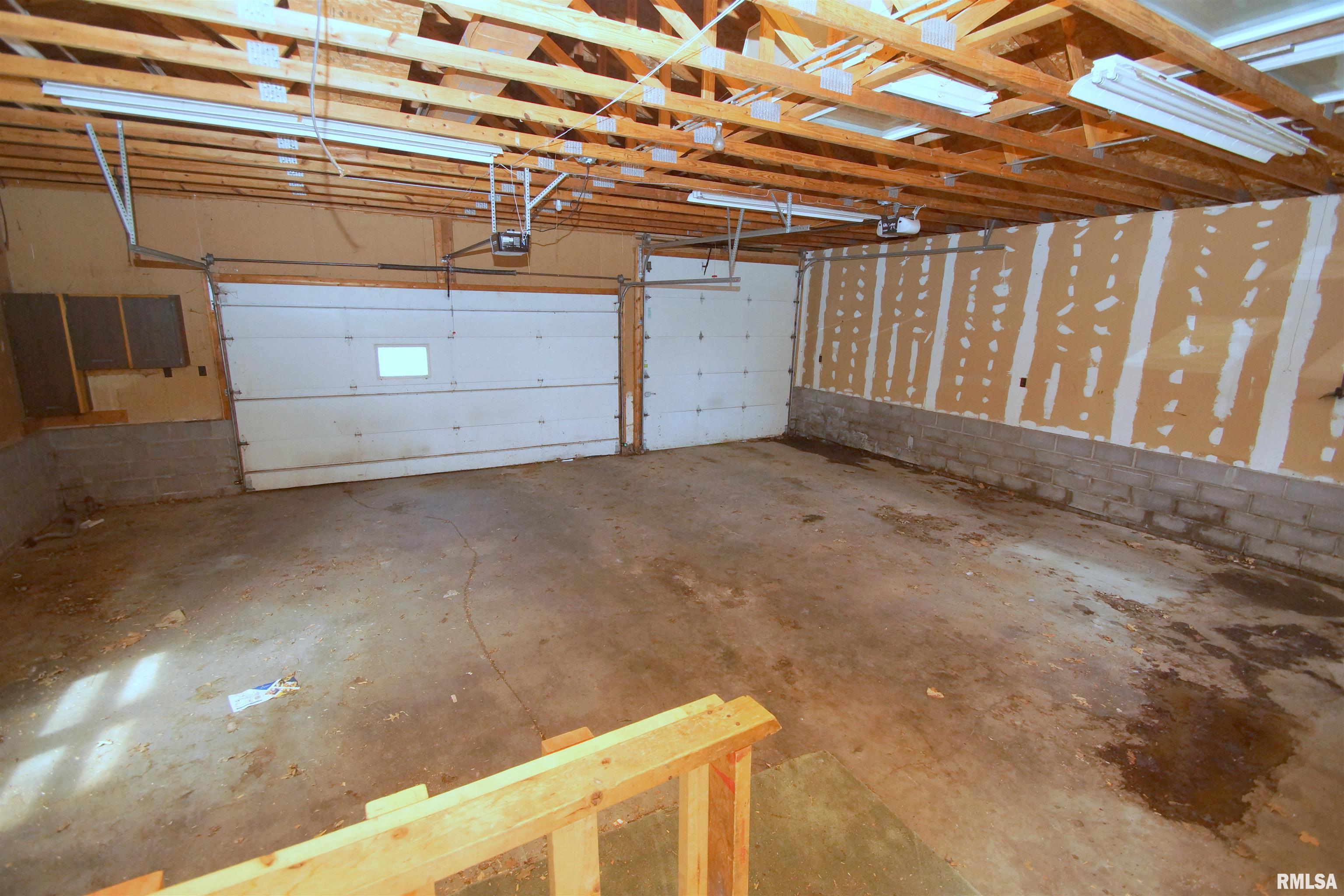 2128 Bellevue Avenue, Bettendorf, Iowa image 17