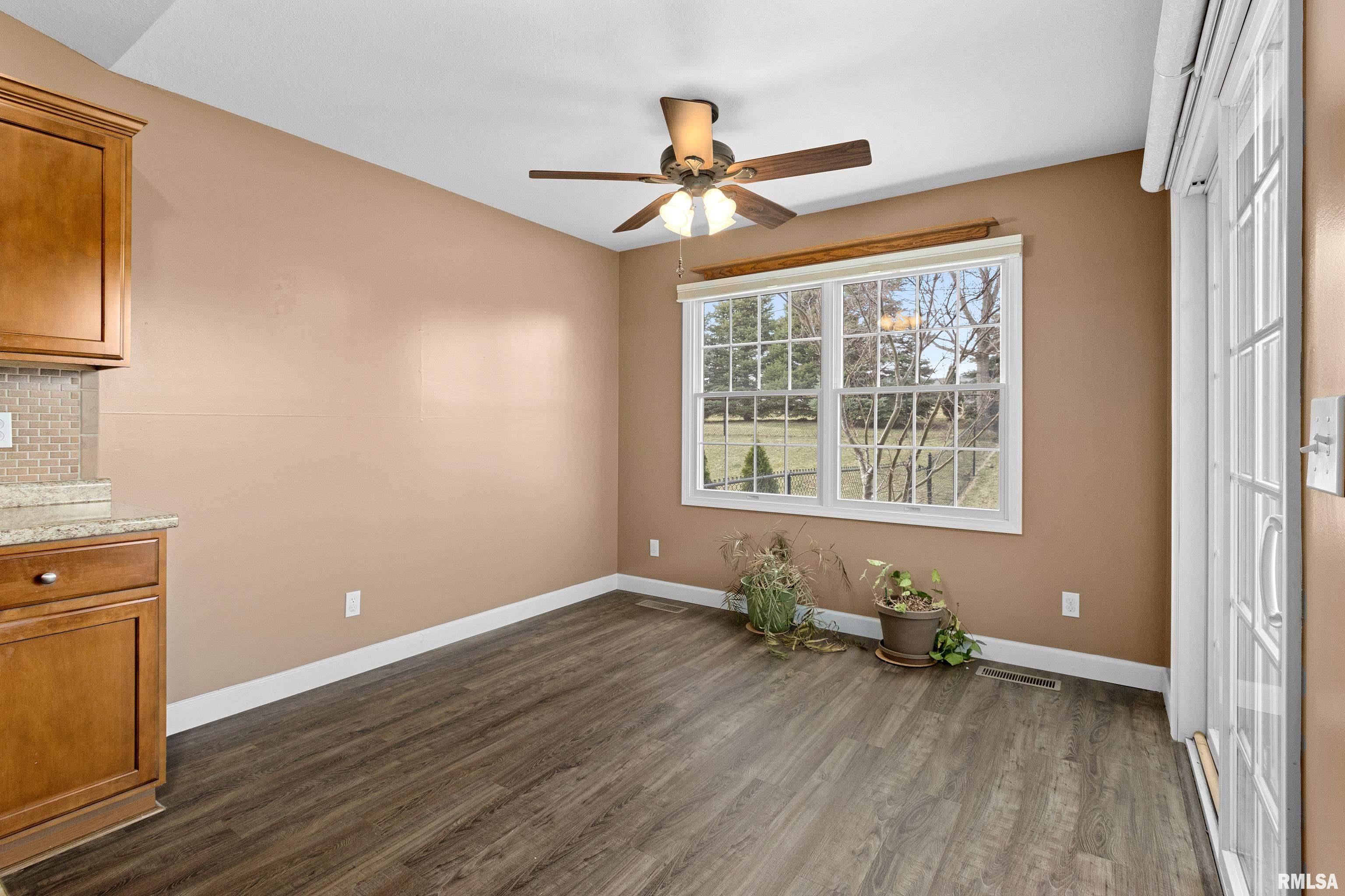 511 S Hampton Cove, Peoria, Illinois image 9