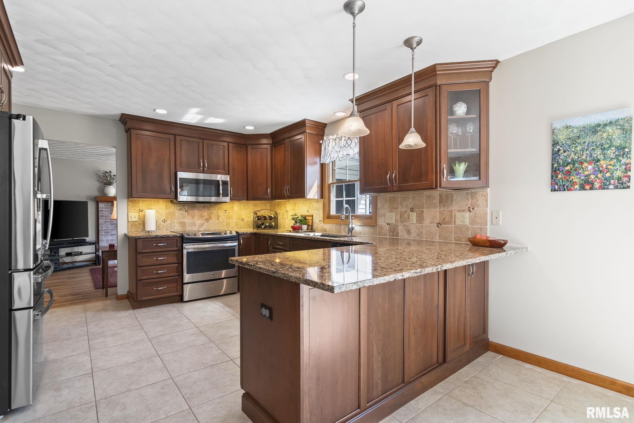 1104 Community Drive, Springfield, Illinois image 11