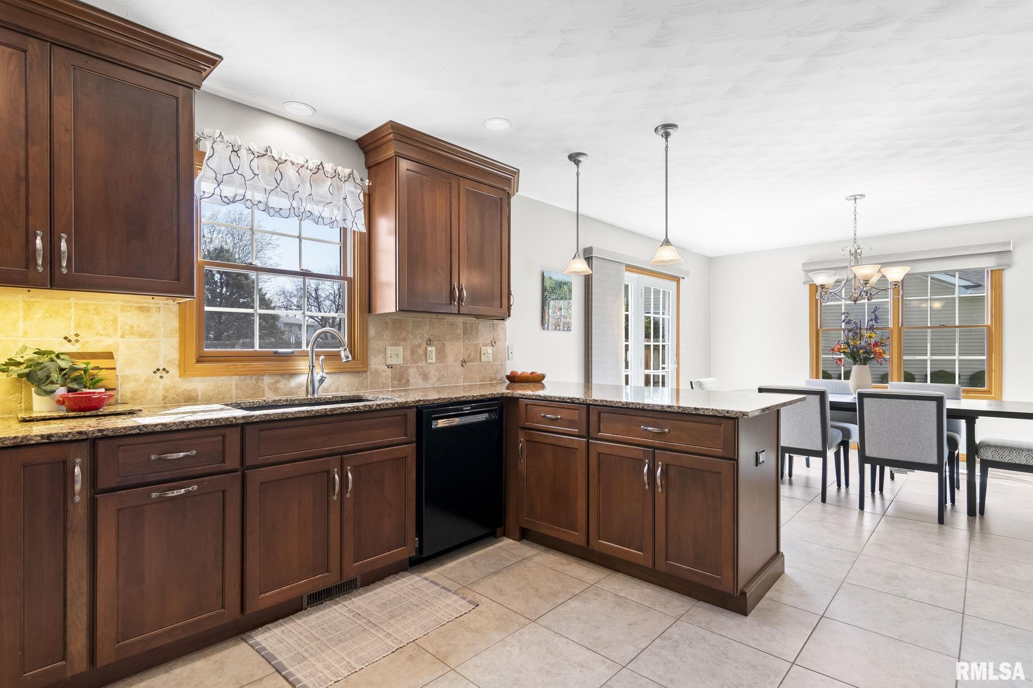 1104 Community Drive, Springfield, Illinois image 10